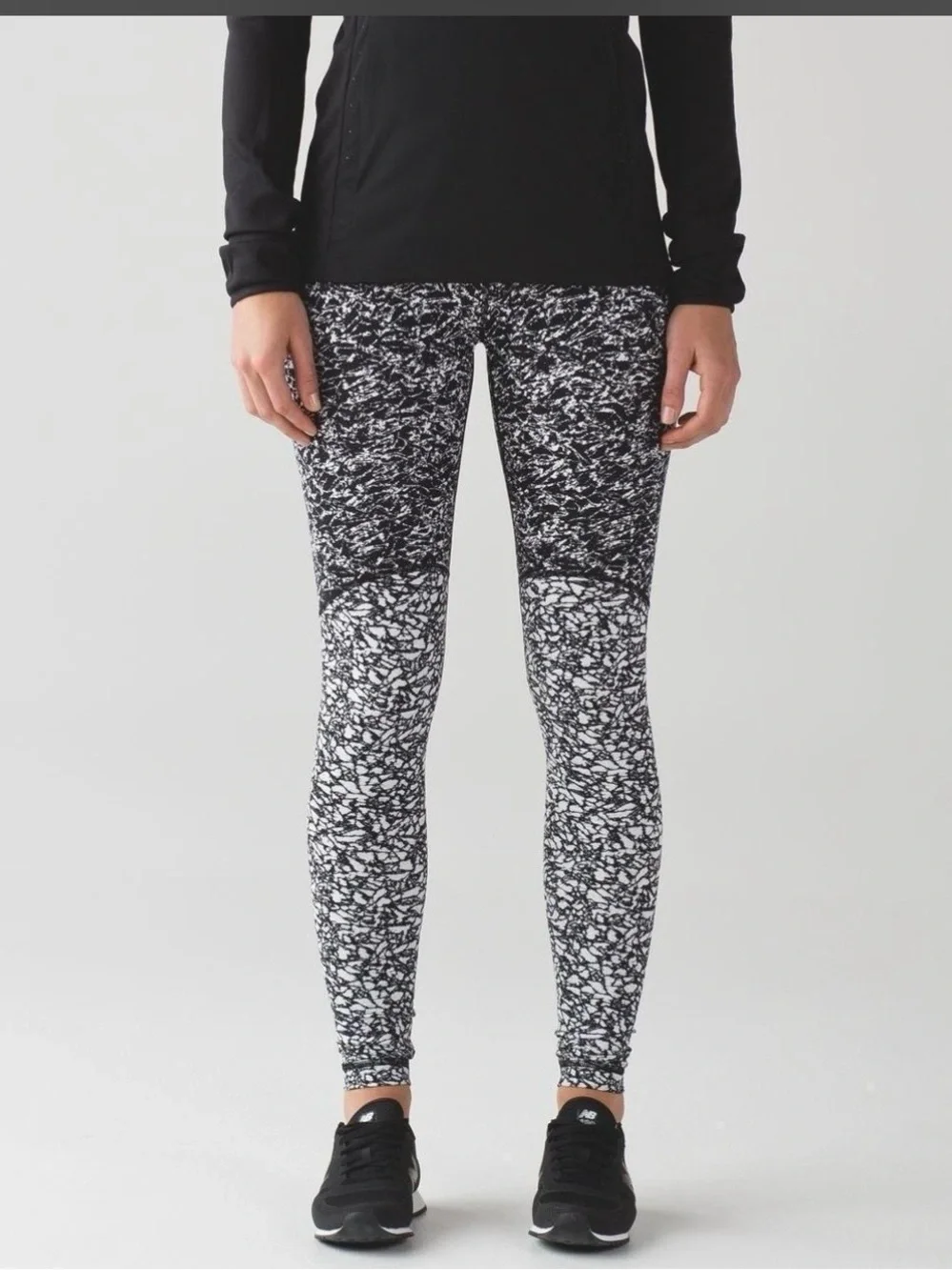 Lululemon Wunder Under leggings feature a 